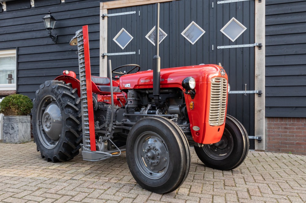 Massey - Ferguson 35-017.jpg