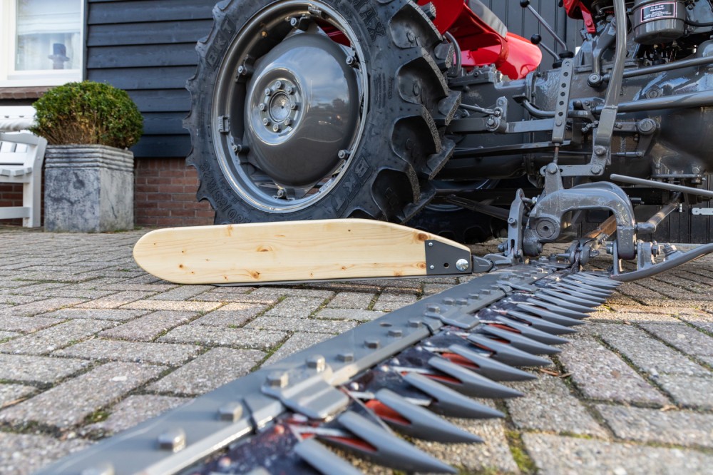 Massey - Ferguson 35-009.jpg