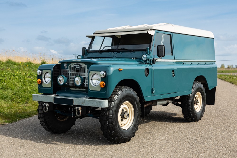 Landrover-002.jpg