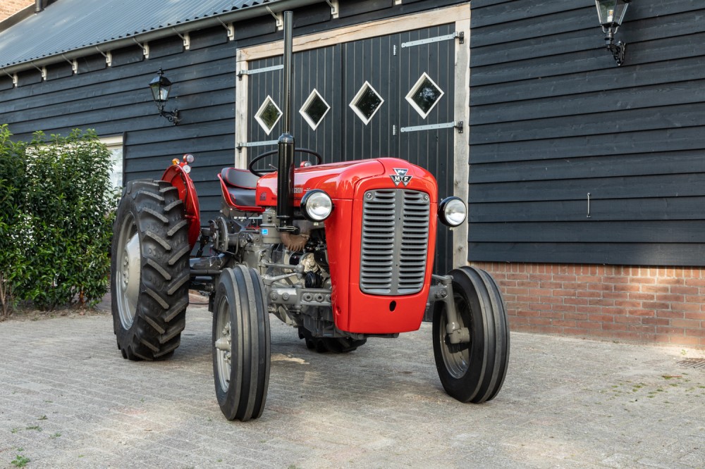 Massey - Fergusson 35-018.jpg