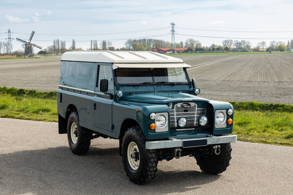 Landrover-003.jpg