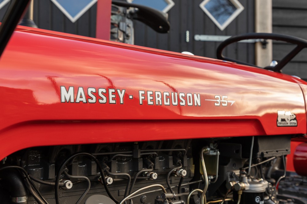 Massey - Ferguson 35-021.jpg